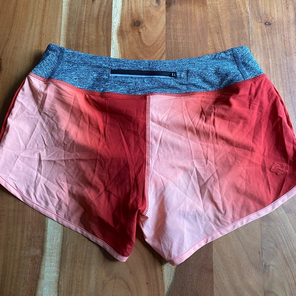 Women's Gradient Rabbit Running Shorts - Picture 4 of 6